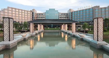 Luan Suntone Plaza Hotel