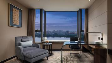 Executive King Size Bed Lake View Room | Premium bedding, down comforters, minibar, in-room safe