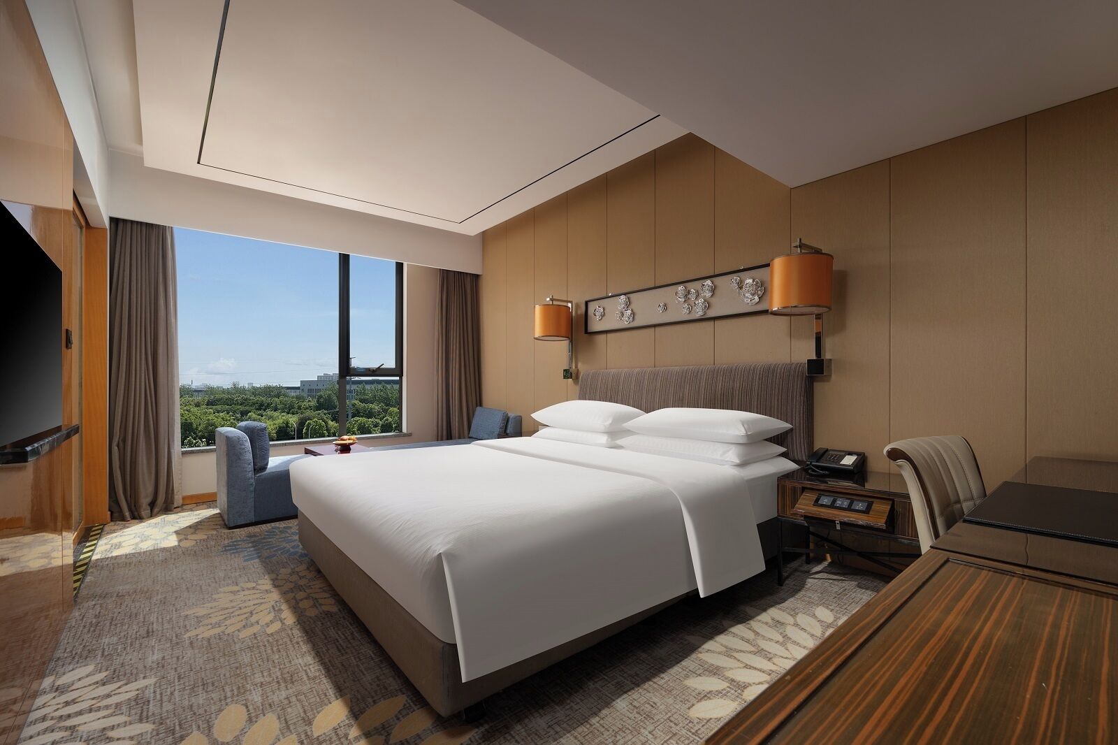 Habitació Deluxe, 1 llit de matrimoni gran, vistes al jardí | Roba de llit d'alta qualitat, cobrellits i minibar 