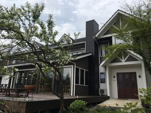 숙박 시설 입구