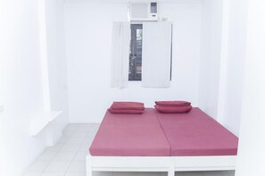 واي فاي مجانًا وملاءات أسرّة