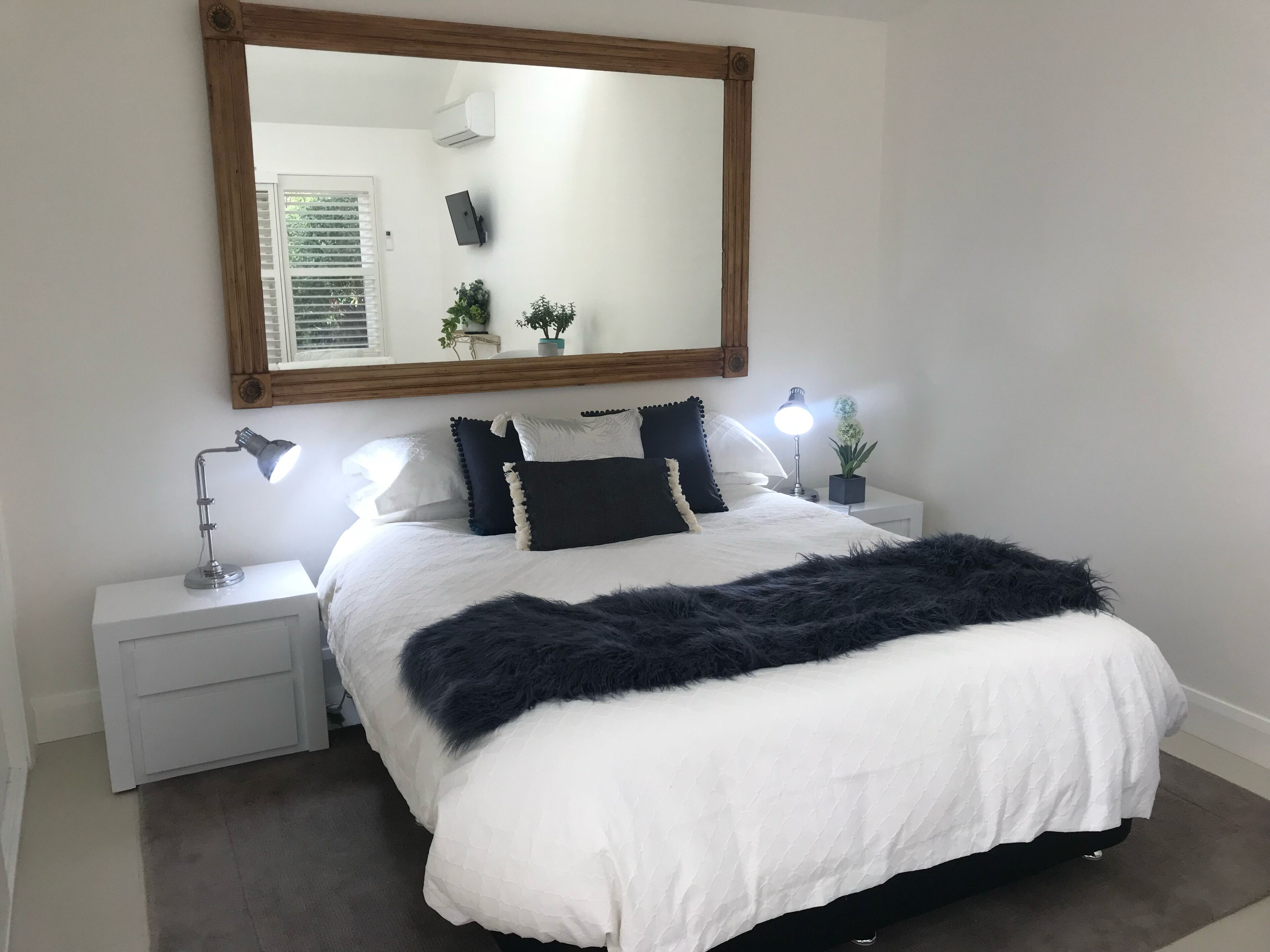 Studio 19 @ 19 Kite St  | Individually furnished, iron/ironing board, free WiFi, bed sheets