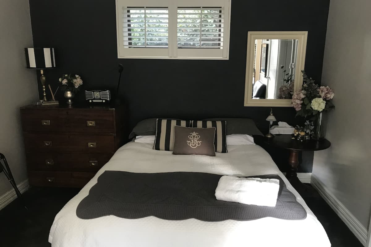 Studio 35 @ 35 Kite St | Iron/ironing board, free WiFi, bed sheets