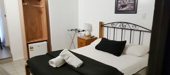 Airlie Waterfront Accomodation - Hostel