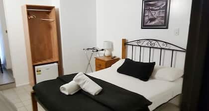 Airlie Waterfront Accomodation - Hostel