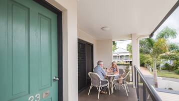 Luxury Apartment, 2 Bedrooms, Kitchen | Balcony