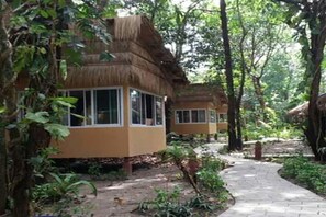 别墅 | 客房内保险箱、免费 WiFi