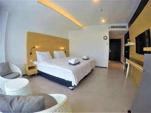 Room - Vivace Hotel (Kamala)
