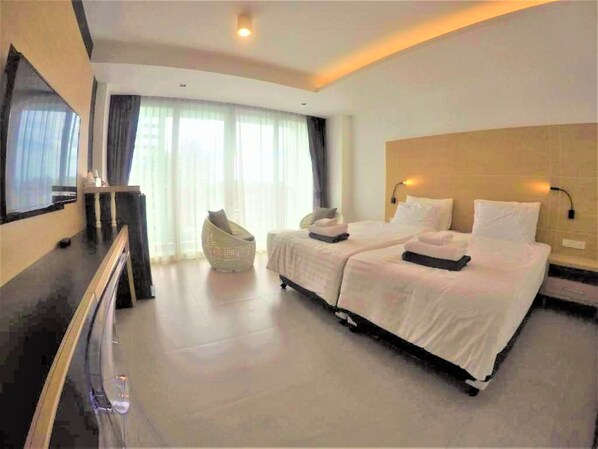 Superior Room | Desk, iron/ironing board, free WiFi, bed sheets - Vivace Hotel (Kamala)