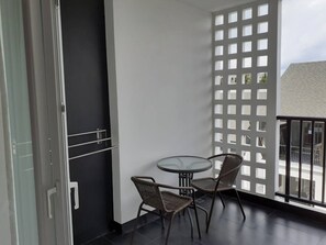 Studio (Ground Floor with Kitchen) | Balkon