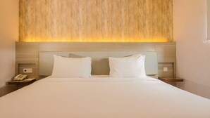 Desk, WiFi (free) - Amaris Hotel Serang (Serang)