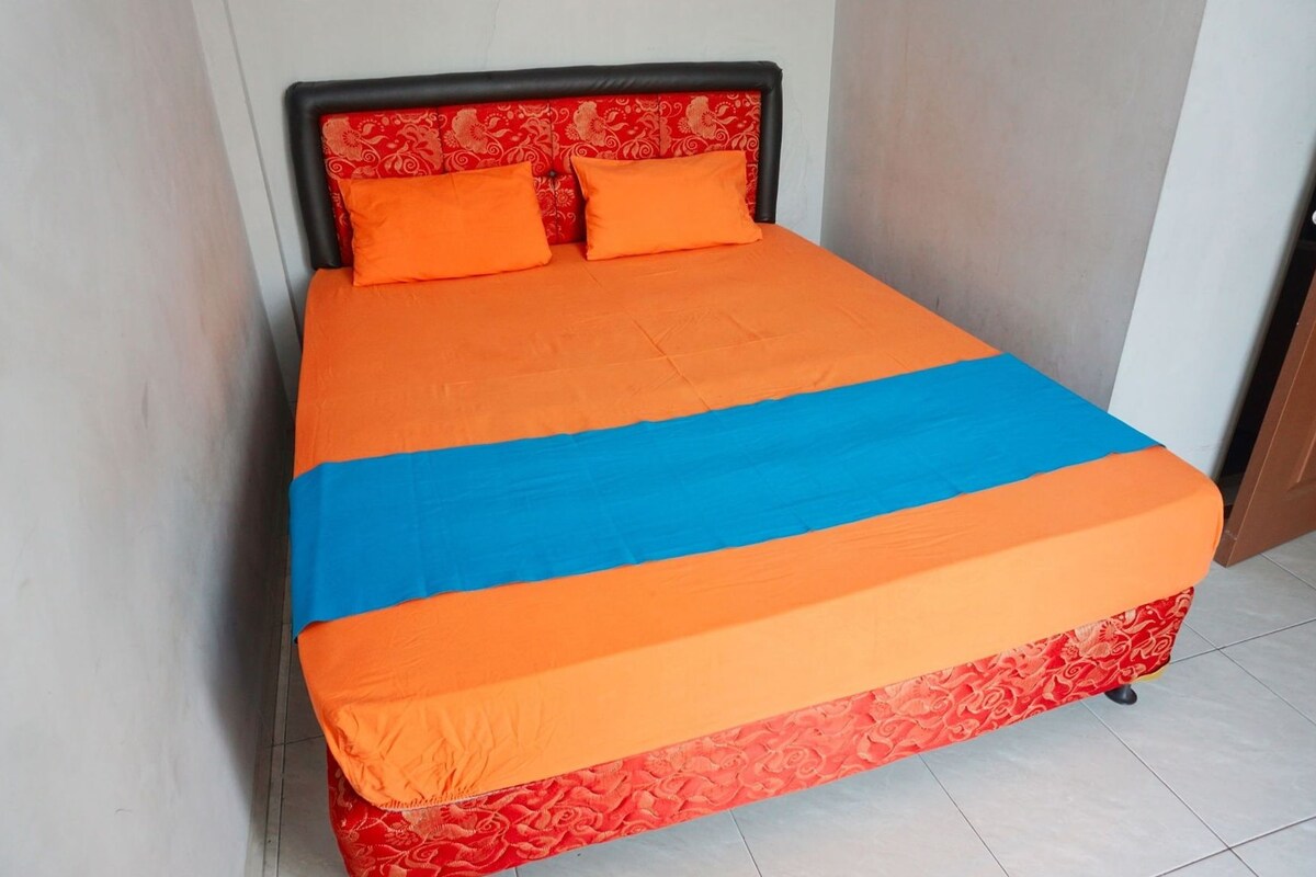 Soundproofing, WiFi (free), bed sheets