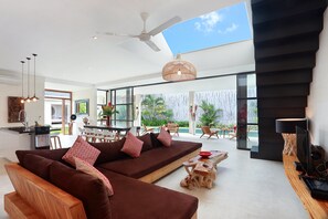 Villa, 5 Bedrooms | Living room | 40-inch LCD TV with cable channels, TV