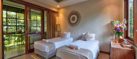 Habitación familiar | Escritorio, cortinas blackout, camas extra y wifi gratis