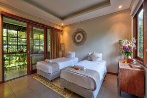 Family Room | Desk, blackout drapes, rollaway beds, free WiFi - Rumah Taman (Ubud)