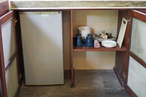 Family Room | Private kitchen | Fridge, stovetop, cookware/dishes/utensils - Rumah Taman (Ubud)