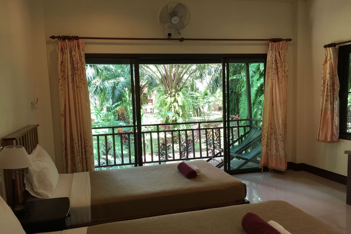 Twin Fan Bungalow with Garden View | Desk, free WiFi