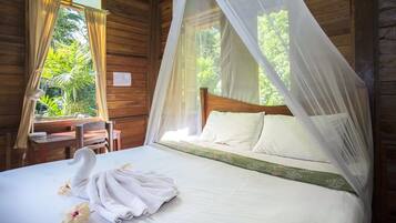 低刺激性寝具、セーフティボックス (室内)、デスク、ベッドシーツ