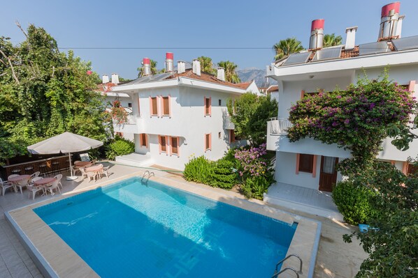 Outdoor pool - Flower Villa Apart (Kemer)