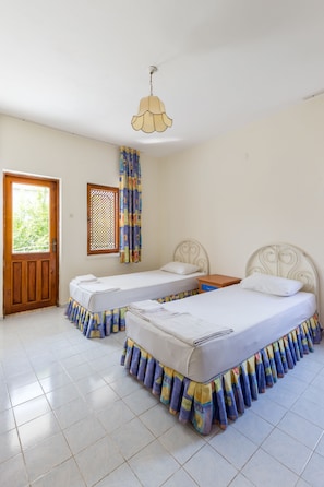 Villa, 2 chambres | 2 chambres, coffres-forts dans les chambres, bureau