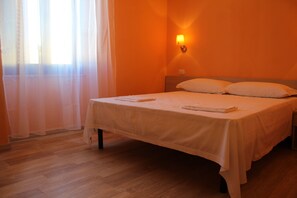 Desk, iron/ironing board, rollaway beds, free WiFi