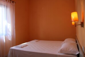 Desk, iron/ironing board, rollaway beds, free WiFi