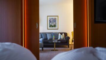 1 bedroom, premium bedding, minibar, in-room safe