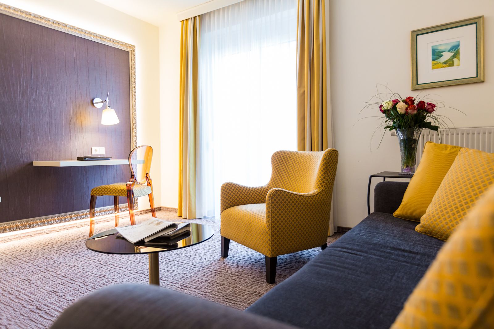 comfort suite, 1 bedroom | living area | flat-screen tv