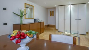 Casa, 2 quartos | Área de estar | TV de tela plana