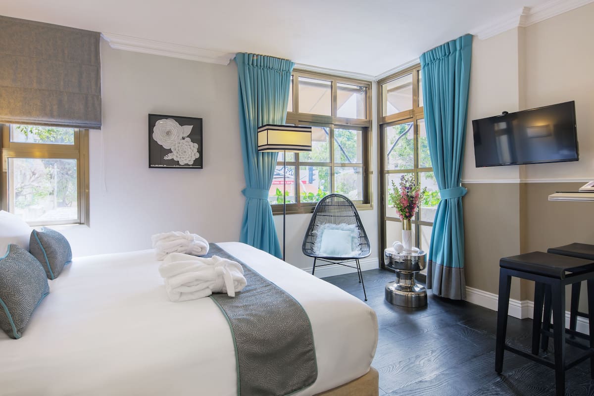 Deluxe-Doppelzimmer | Hochwertige Bettwaren, Minibar, Zimmersafe, individuell dekoriert