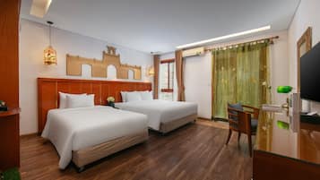 Deluxe Triple Room | Egyptian cotton sheets, premium bedding, pillowtop beds, minibar