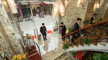 大廳酒吧