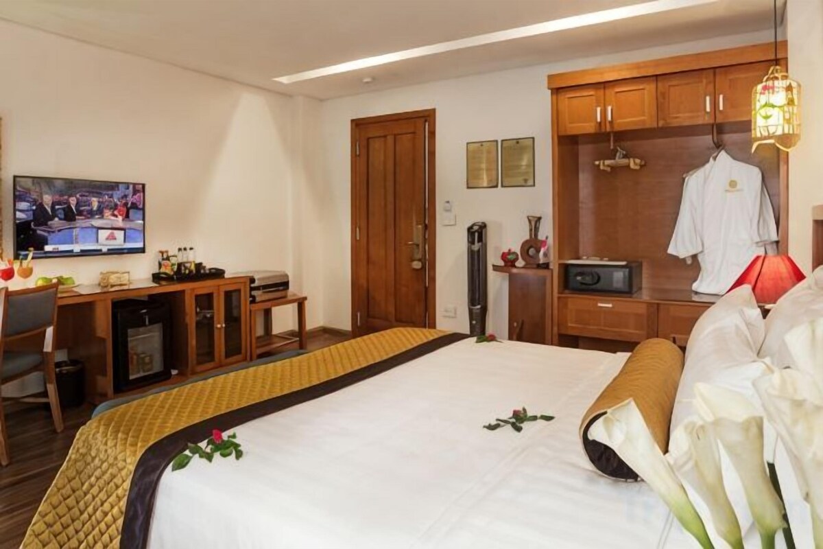 Egyptian cotton sheets, premium bedding, pillowtop beds, minibar
