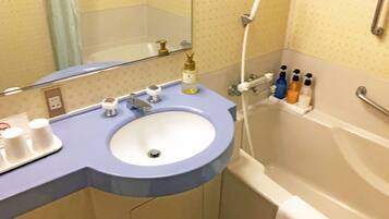 Combined shower/bathtub, deep-soaking bathtub, rainfall showerhead