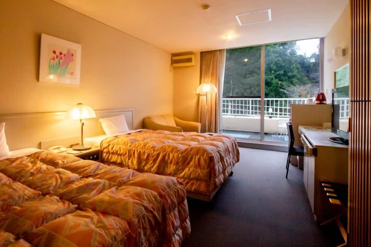 In-room safe, desk, blackout curtains, free WiFi