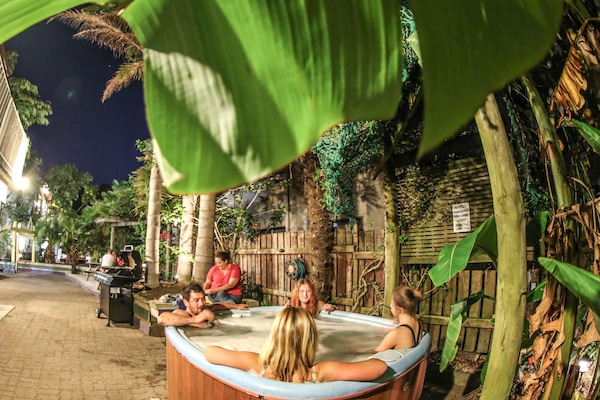 Outdoor spa tub