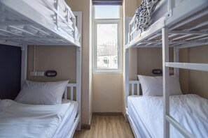 Female Dormitory | Free WiFi, bed sheets - Fin Hostel Co Working (Karon)