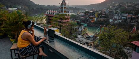 Down comforters, desk, blackout drapes, free WiFi