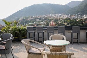 Rooftop terrace - Bunk Stay Co-working and Yoga (Yamkeshwar)