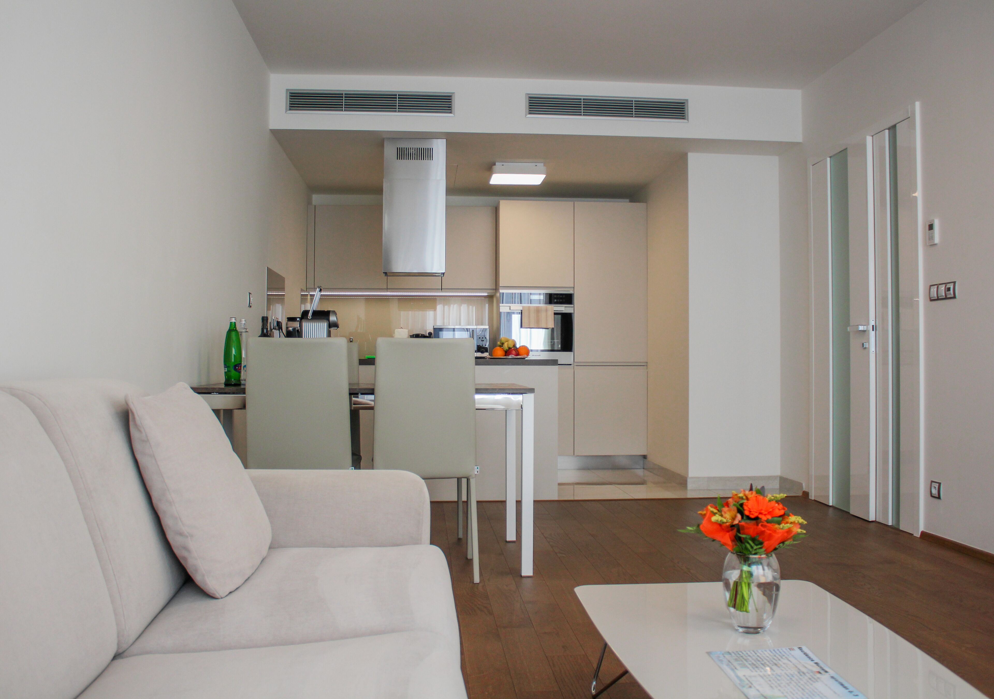 Flat-screen TV, heated floors