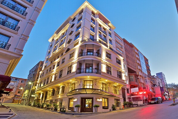 Exterior - Adelmar Hotel İstanbul Sisli (Istanbul)