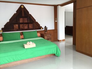 2 bedrooms, in-room safe, desk, blackout curtains - Taosha Suites (Kamala)