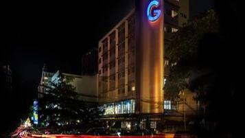 Façade de lâhĂ©bergement - soirĂ©e/nuit