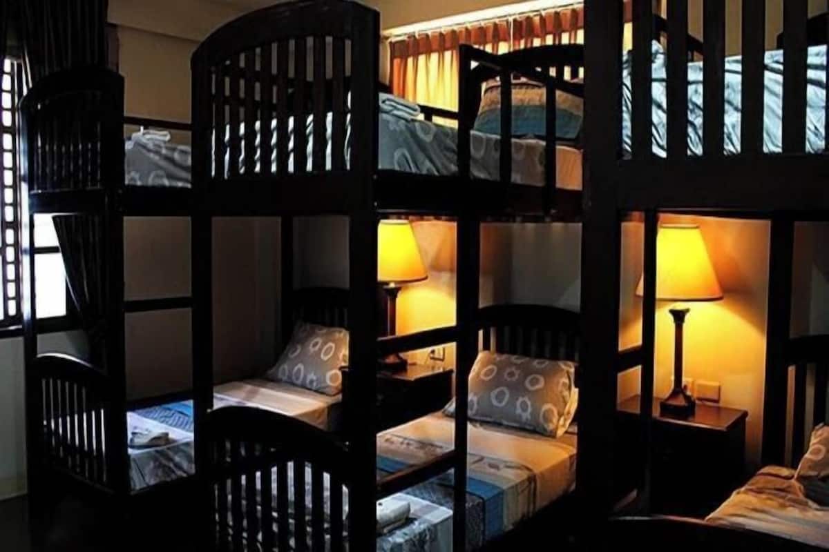 1 dormitori, escriptori i habitacions insonoritzades