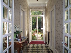 Habitació doble superior, vistes al jardí | Caixa forta a l'habitació, escriptori i habitacions insonoritzades