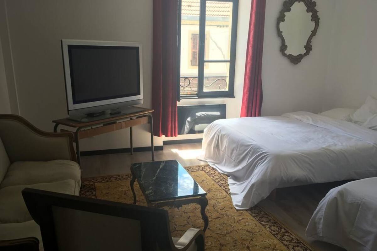 Comfort Room | Kalis bunyi, katil bayi/kot (percuma), Wi-fi percuma, cadar katil