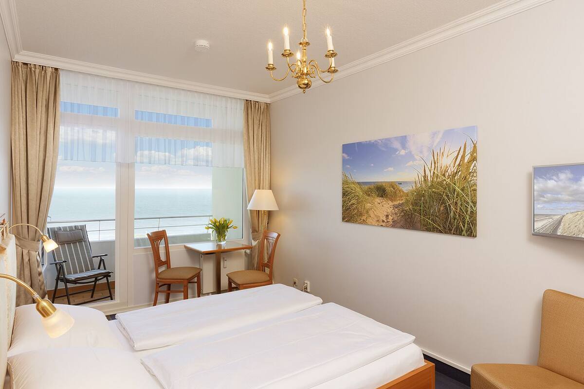 Kamar Double, pemandangan laut | Seprai premium, minibar, brankas, dan meja kerja