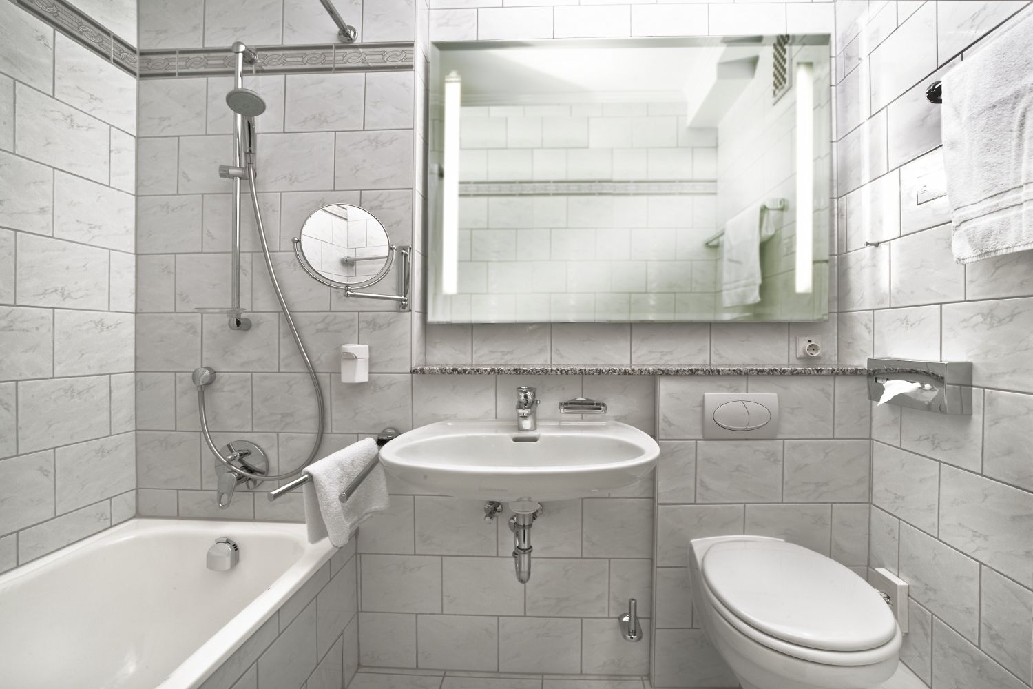 single room, balcony | bathroom | free toiletries, hair dryer, bathrobes, slippers