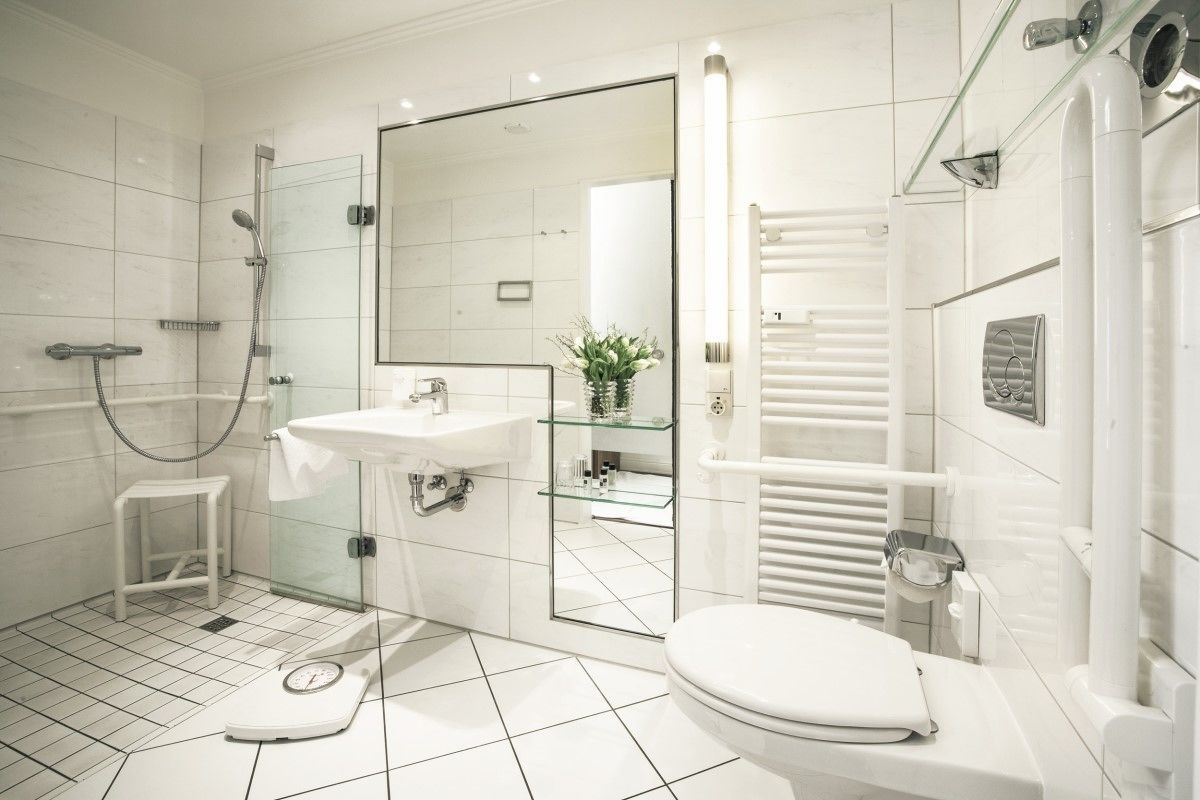 comfort double room, balcony, sea view | bathroom | free toiletries, hair dryer, bathrobes, slippers