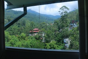 Interior - River View Wathsala Inn (Nallathanniya)